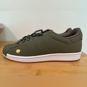 Adidas superstar pure legacy green size 12